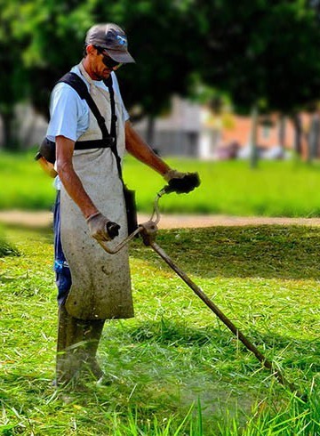Operador de Equipamentos de Limpeza de Terrenos